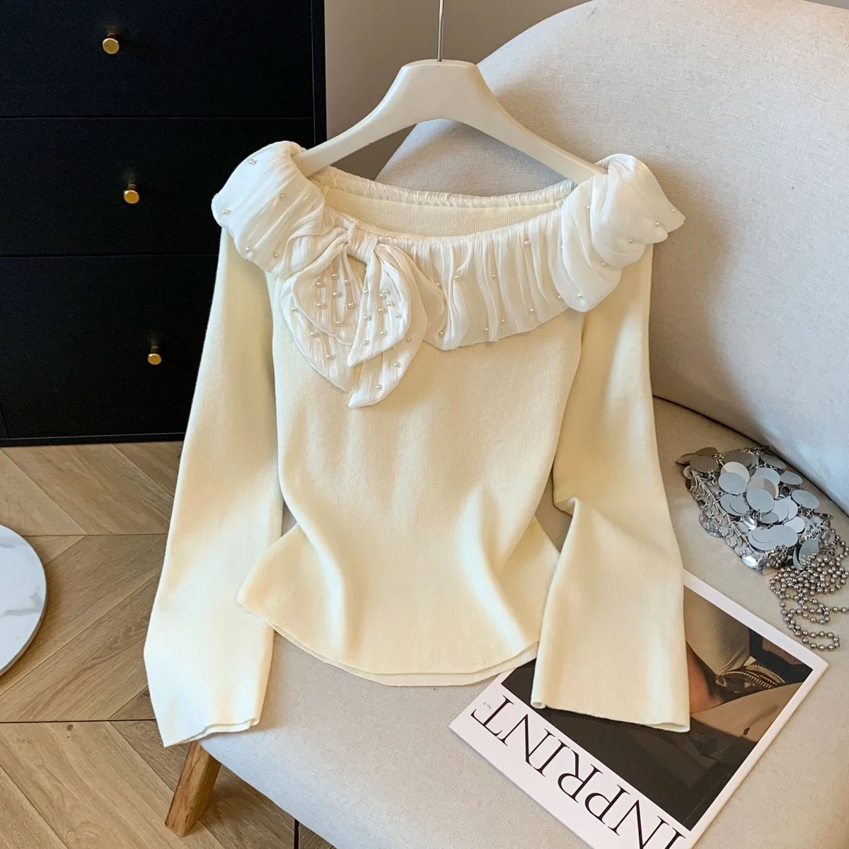 Sweet Style Long Sleeve Knitted Top Women's Shoulder Bared One Shoulder Design Sense Bead Embellished Lace Trim Fall New Design
Sweet Style Long Sleeve Knitted Top Women's Shoulder Bared One Shoulder Design Sense Bead Embellished Lace Trim Fall New Design