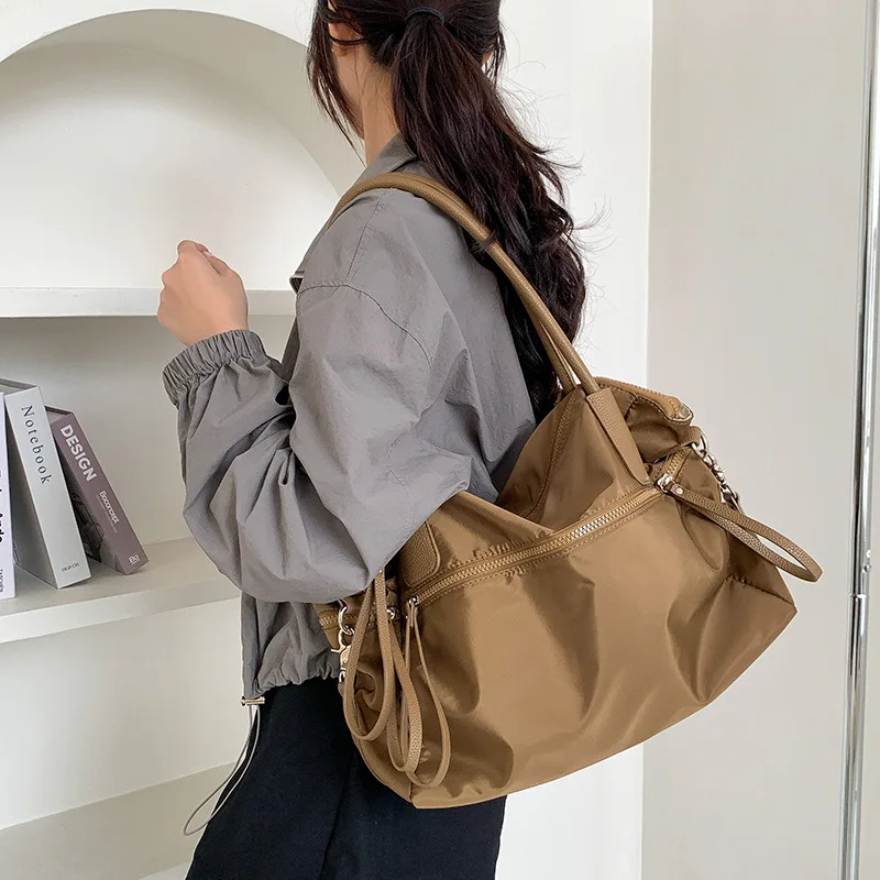 Large Capacity Shoulder Bags Oxford Waterproof Travel Duffle Lightweight Bussiness Commuting Handbags Luxury Designer Tote Bags
Large Capacity Shoulder Bags Oxford Waterproof Travel Duffle Lightweight Bussiness Commuting Handbags Luxury Designer Tote Bags