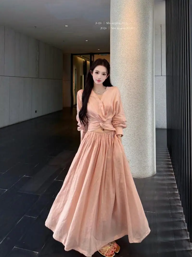 Pink Knot Folded Top High Waist Half Skirt Set Women's Summer 2026 New Style Two-Piece Suit Commute Style Casual Wear
Pink Knot Folded Top High Waist Half Skirt Set Women's Summer 2026 New Style Two-Piece Suit Commute Style Casual Wear