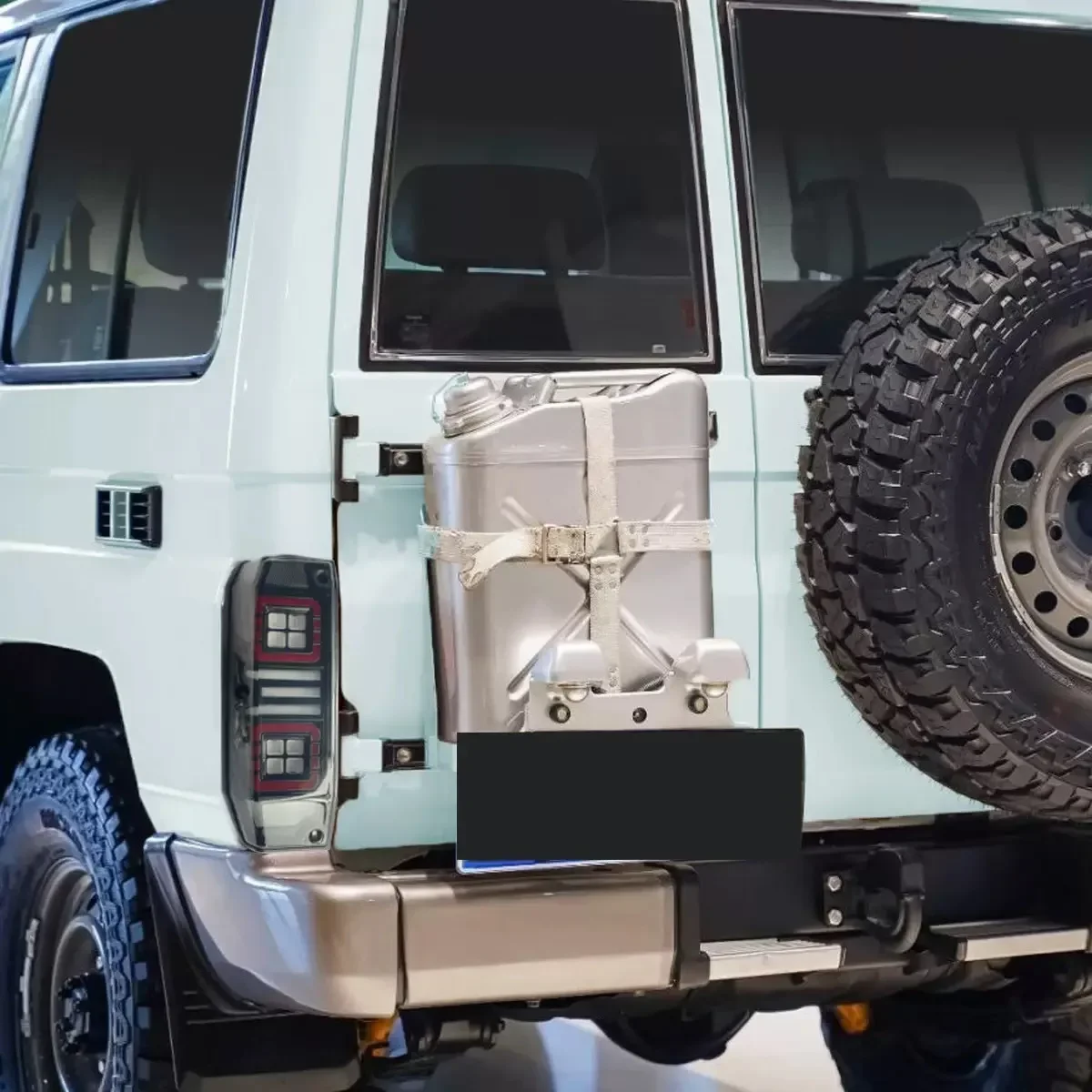 Best sell LED Tail Light Lamp Replacement For Land Cruiser 71 78 LC71 LC78 Accessories
Best sell LED Tail Light Lamp Replacement For Land Cruiser 71 78 LC71 LC78 Accessories