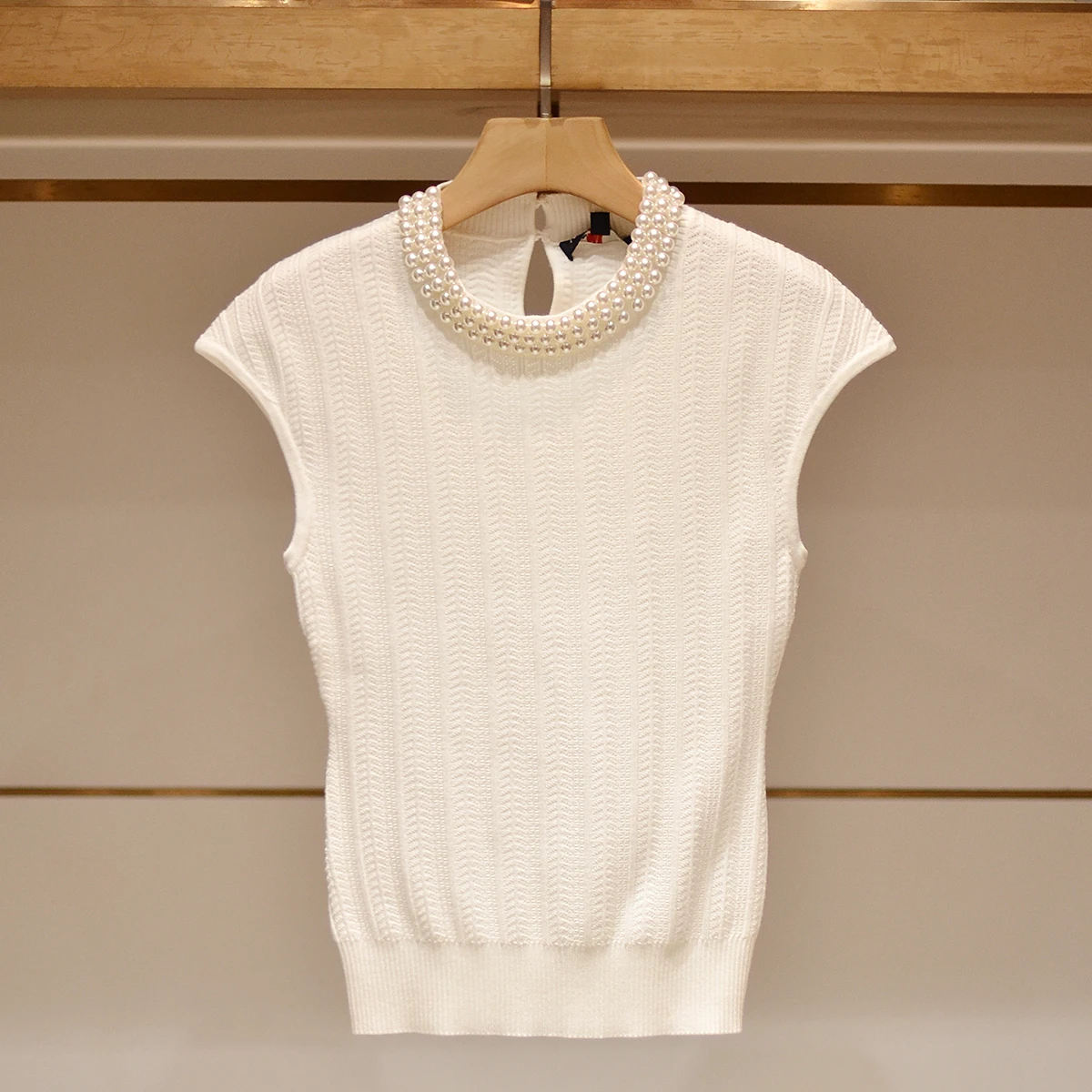 Ele ort Sve Knitted Pearl Embellied Slim Fit White Top Ladylike Commute Sle JOOva Brand Knitwear
Ele ort Sve Knitted Pearl Embellied Slim Fit White Top Ladylike Commute Sle JOOva Brand Knitwear
