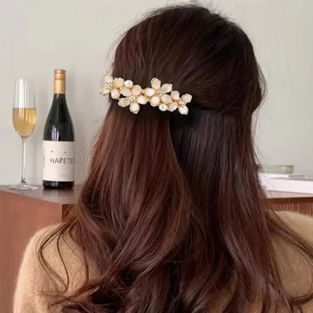 New Vintage Flower Hair Clips Crystal Pearl Elegant Rhinestone Barrettes No-Slip French Hairpins Wedding Prom and Formal
New Vintage Flower Hair Clips Crystal Pearl Elegant Rhinestone Barrettes No-Slip French Hairpins Wedding Prom and Formal