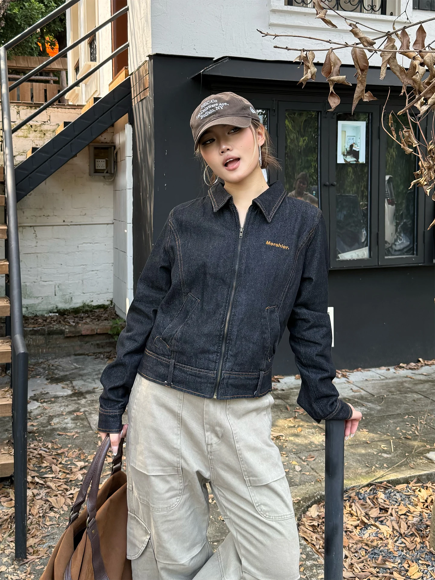 Don Cry American Retro Waed ort Denim Jaet Women Loose Collar Casual Top Trendy Cotton Rayon Polyester Blend Zipper Clo...
Don Cry American Retro Waed ort Denim Jaet Women Loose Collar Casual Top Trendy Cotton Rayon Polyester Blend Zipper Clo...