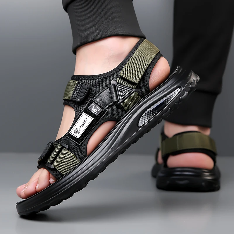 A Pair of Men's New Summer Casual Shoes, Fashionable and Trendy Sports Wear-Resistant Sandals, Cool Beach Shoes
A Pair of Men's New Summer Casual Shoes, Fashionable and Trendy Sports Wear-Resistant Sandals, Cool Beach Shoes