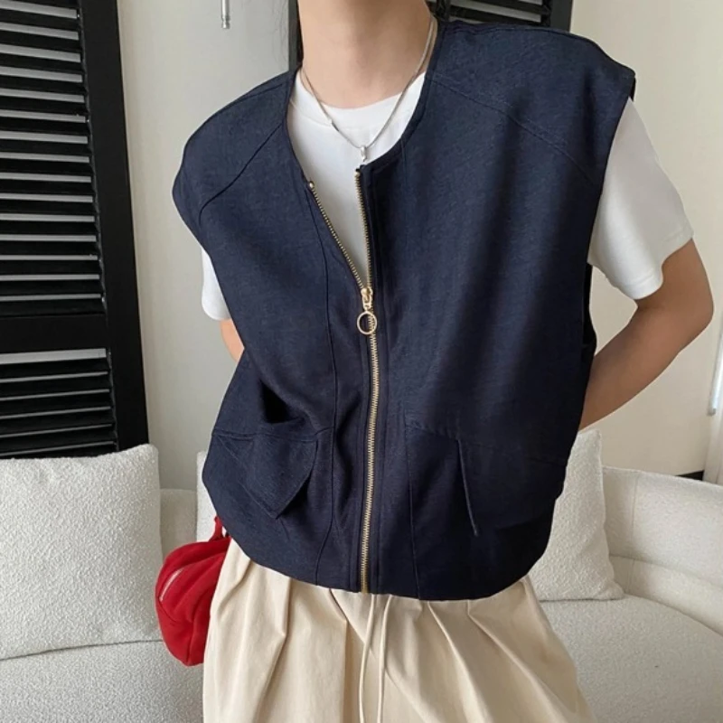 Women Solid Vest Coats Sleeveless Overcoat Round Collar Zipper Slight Strech Loose Elegant Office Lady Casual 2026 Spring Autumn
Women Solid Vest Coats Sleeveless Overcoat Round Collar Zipper Slight Strech Loose Elegant Office Lady Casual 2026 Spring Autumn