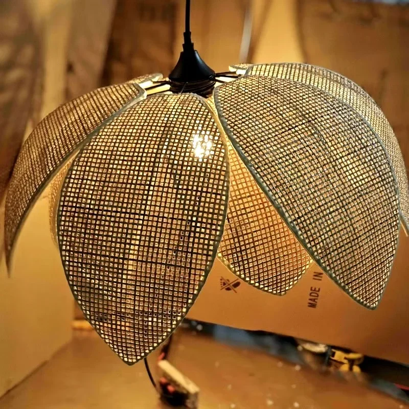 Japanese-style Log Wind Hand-woven Lamps Restaurant Bedroom Living Room Rattan Art Petals Creative Personality Chandelier
Japanese-style Log Wind Hand-woven Lamps Restaurant Bedroom Living Room Rattan Art Petals Creative Personality Chandelier