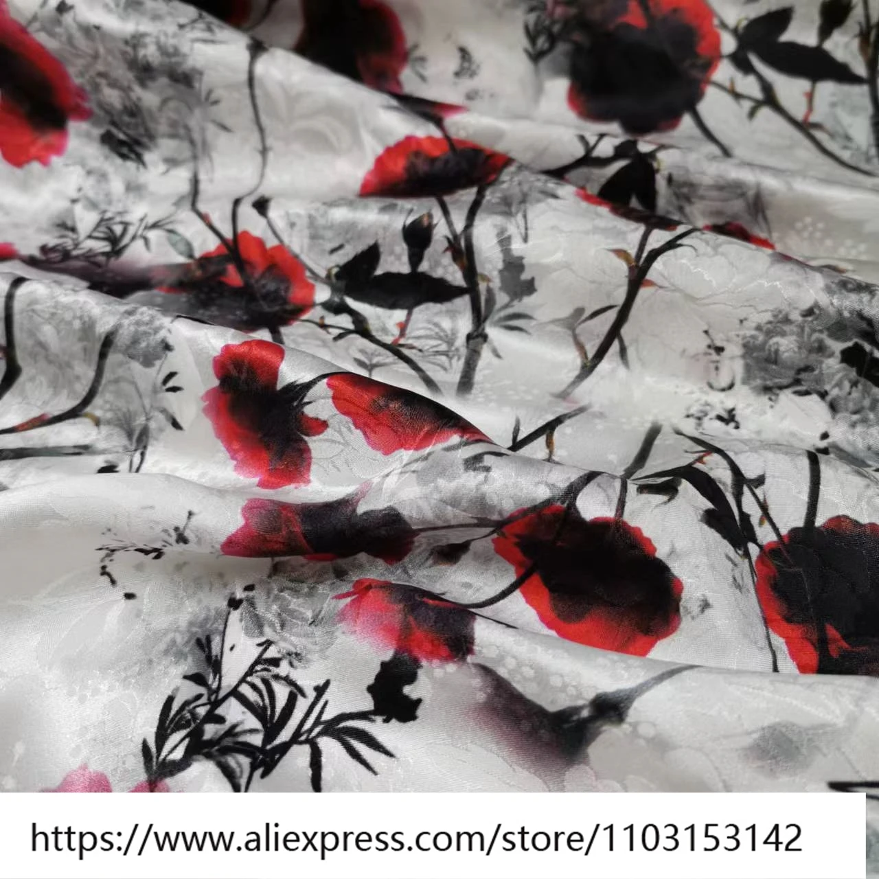 Summer Light and Slightly Transparent Ink Jacquard Silk Interwoven Satin Fabric Cool Clothing Cheongsam
Summer Light and Slightly Transparent Ink Jacquard Silk Interwoven Satin Fabric Cool Clothing Cheongsam