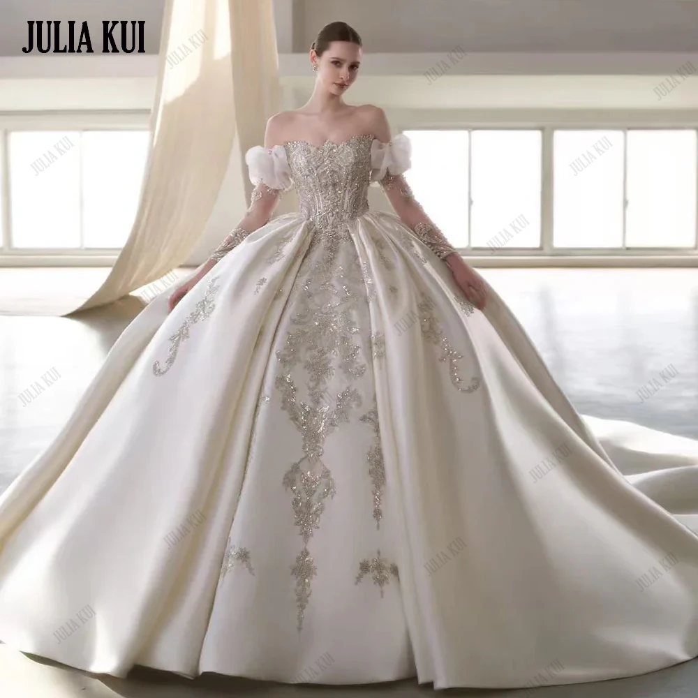Julia Kui Custom Made Luxury Satin Removable Full Sleeves Ball Gown Wedding Gowns Beading Applique Lace Princess Bride Dresses
Julia Kui Custom Made Luxury Satin Removable Full Sleeves Ball Gown Wedding Gowns Beading Applique Lace Princess Bride Dresses
