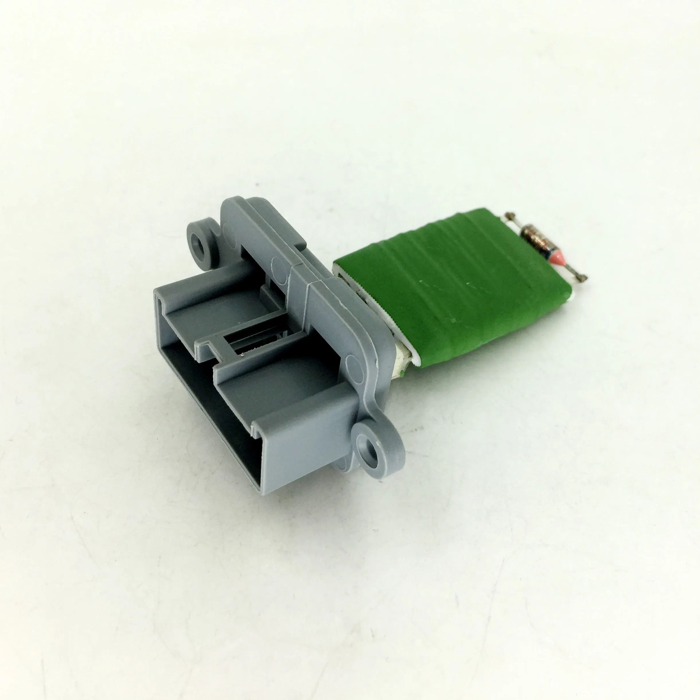 46723713 6441.T3 46721213 71732250 46722909 RE175 Heater Blower Motor Fan Resistor FIAT 500 Panda Punto Seicento Doblo Ducato
46723713 6441.T3 46721213 71732250 46722909 RE175 Heater Blower Motor Fan Resistor FIAT 500 Panda Punto Seicento Doblo Ducato
