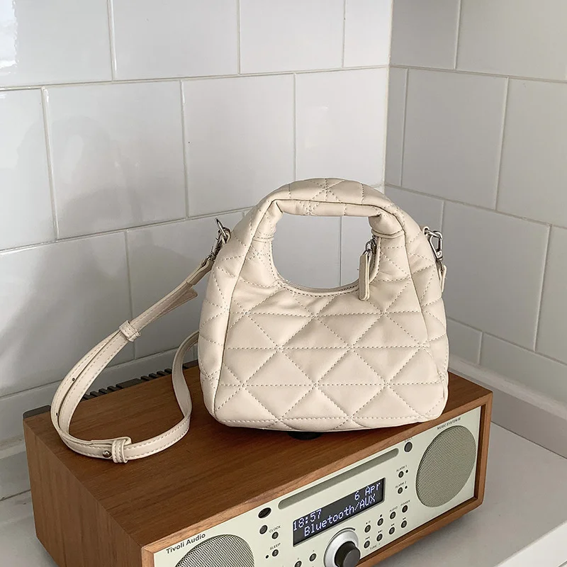 Popular Rhombic Crossbody Bag Fashion Simple Dumpling Handbags for 2023 Premium Delicate Soft Leather Designer
Popular Rhombic Crossbody Bag Fashion Simple Dumpling Handbags for 2023 Premium Delicate Soft Leather Designer