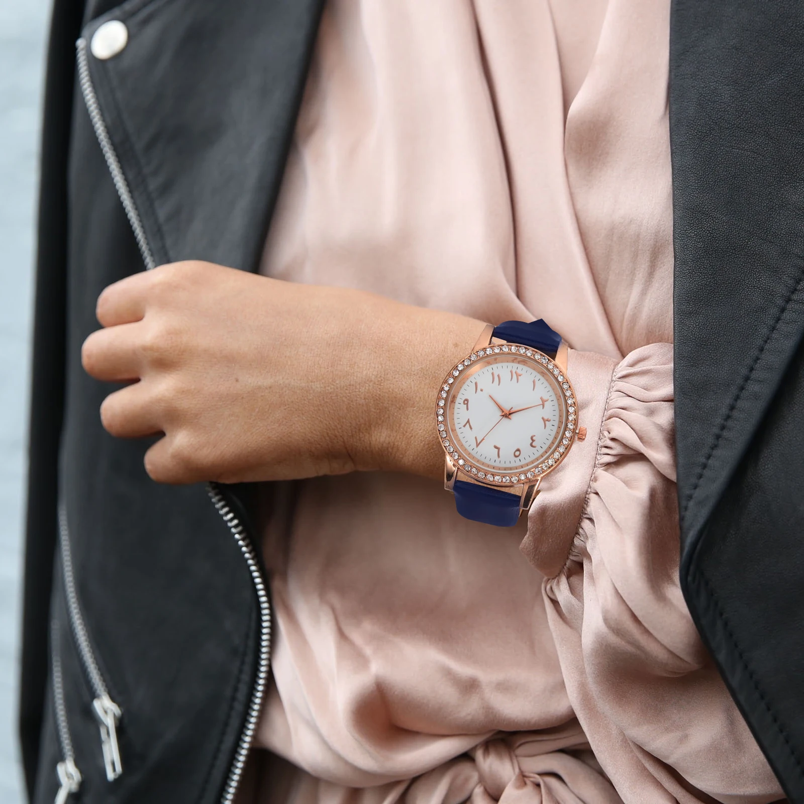 Women Quartz Wristwatch Adjustable PU Strap Alloy Decorative Watch Formal Business Eye-catching Lightweight Gift
Women Quartz Wristwatch Adjustable PU Strap Alloy Decorative Watch Formal Business Eye-catching Lightweight Gift