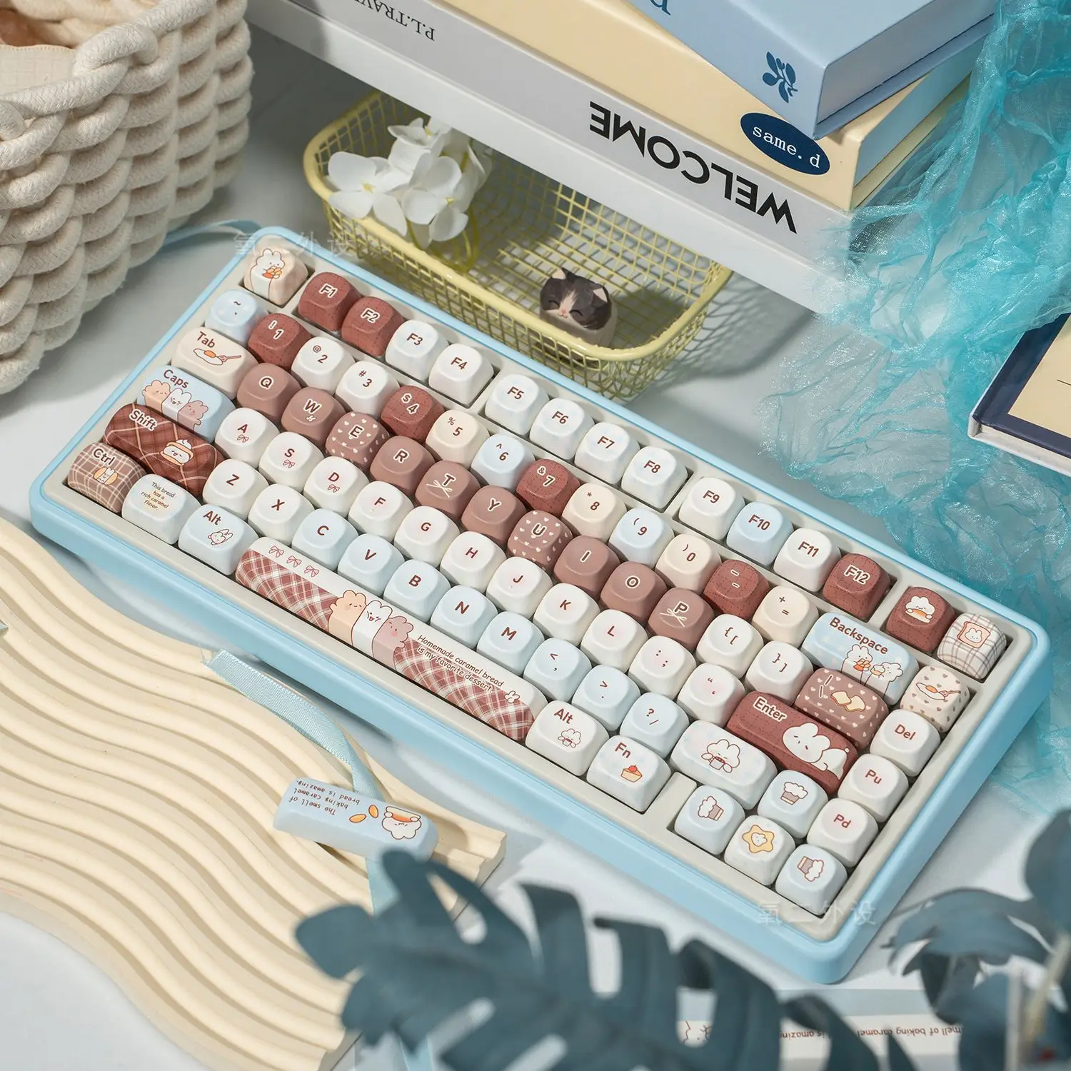 Bread Rabbit MOA cute PBT five-sided sublimation keycap magnetic axis mechanical keyboard 60 68 75 87 98 104
Bread Rabbit MOA cute PBT five-sided sublimation keycap magnetic axis mechanical keyboard 60 68 75 87 98 104