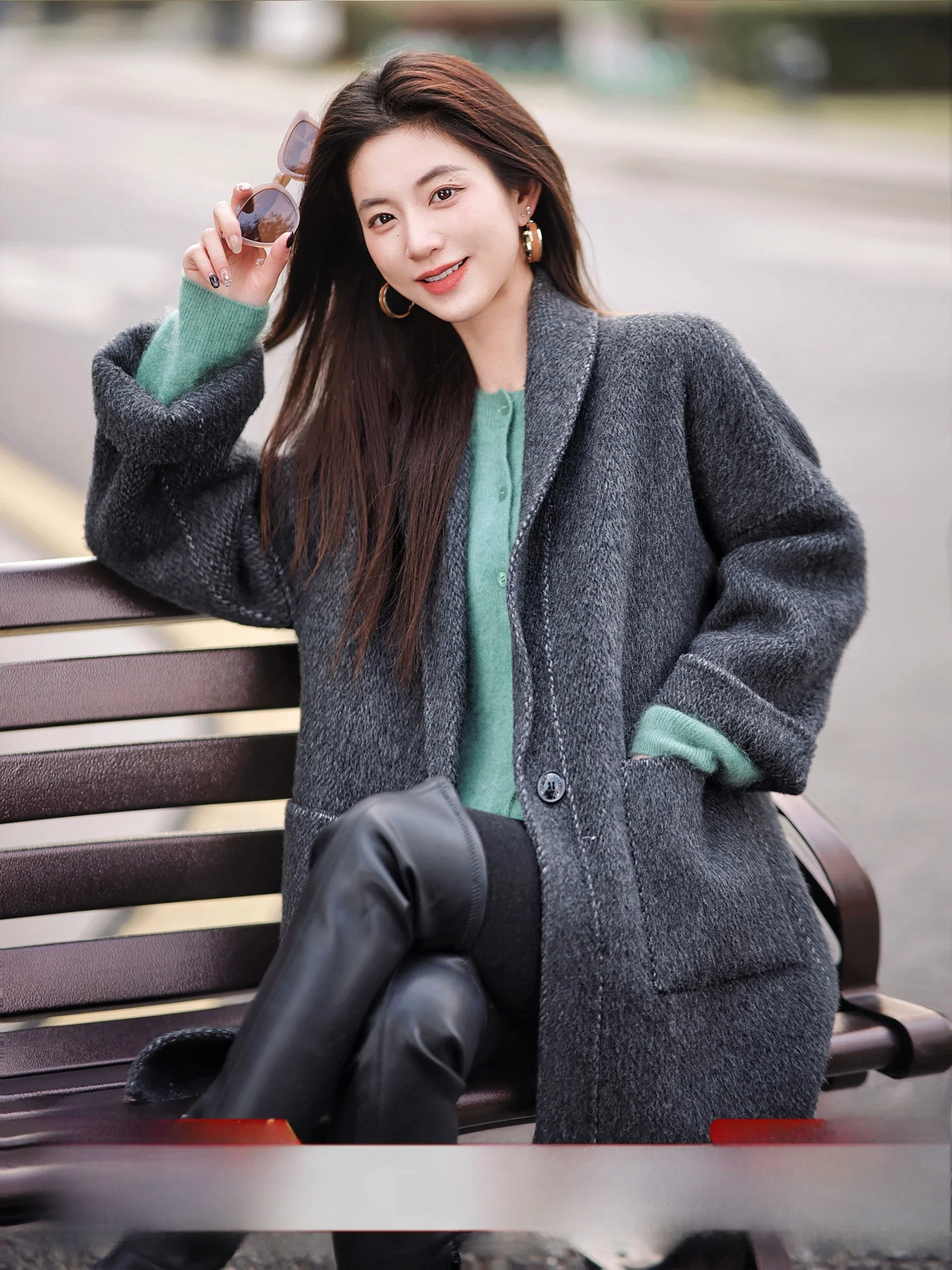 Классическое шерстяное пальто-камере Zhao Daxi: теплое, свободного кроя, для повседневной носки, женское, средней длины, на пуговицах
Классическое шерстяное пальто-камере Zhao Daxi: теплое, свободного кроя, для повседневной носки, женское, средней длины, на пуговицах