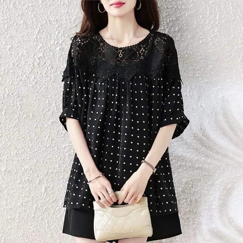 Black Polka Dot T Shirt with Lace Trim Loose Fit Short Sleeve Women Casual Top for Summer Office Wear
Black Polka Dot T Shirt with Lace Trim Loose Fit Short Sleeve Women Casual Top for Summer Office Wear
