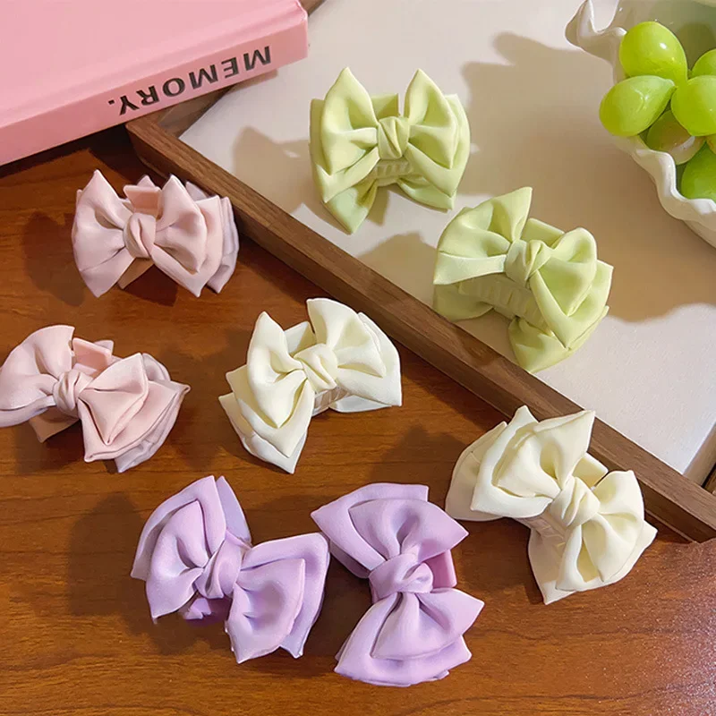 Sweet Satin Bow Hair Claw Clip Small Princess Head Shark Clip Colorful Bang Side Hair Grasping Clip Simple Headdress for Girls
Sweet Satin Bow Hair Claw Clip Small Princess Head Shark Clip Colorful Bang Side Hair Grasping Clip Simple Headdress for Girls