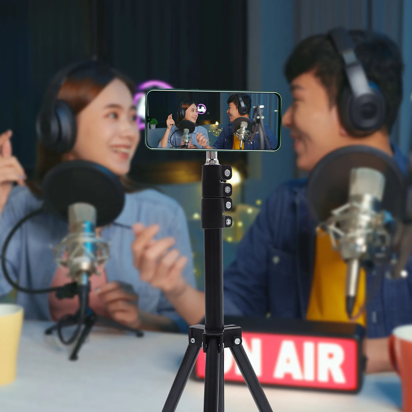 1Set Projector Stand Tripod Adjustable Sturdy Projector Holder for Streaming Office Theater Outdoor Use with Enlarged Phone Tray
1Set Projector Stand Tripod Adjustable Sturdy Projector Holder for Streaming Office Theater Outdoor Use with Enlarged Phone Tray