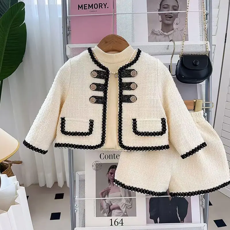 Girls' Clothing Set 2025 Spring and Autumn New Style Children's Fashion Coat Half Shorts Two Piece Set
Girls' Clothing Set 2025 Spring and Autumn New Style Children's Fashion Coat Half Shorts Two Piece Set