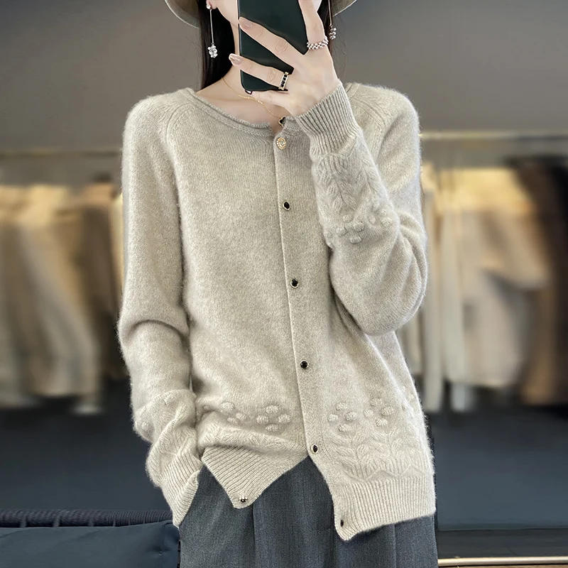 Women's 100% Merino Wool Knitwear Cardigan Button Twist Flower Soft Warm Long Sleeve Exquisite Chic Sweater Elegant Style Tops
Women's 100% Merino Wool Knitwear Cardigan Button Twist Flower Soft Warm Long Sleeve Exquisite Chic Sweater Elegant Style Tops