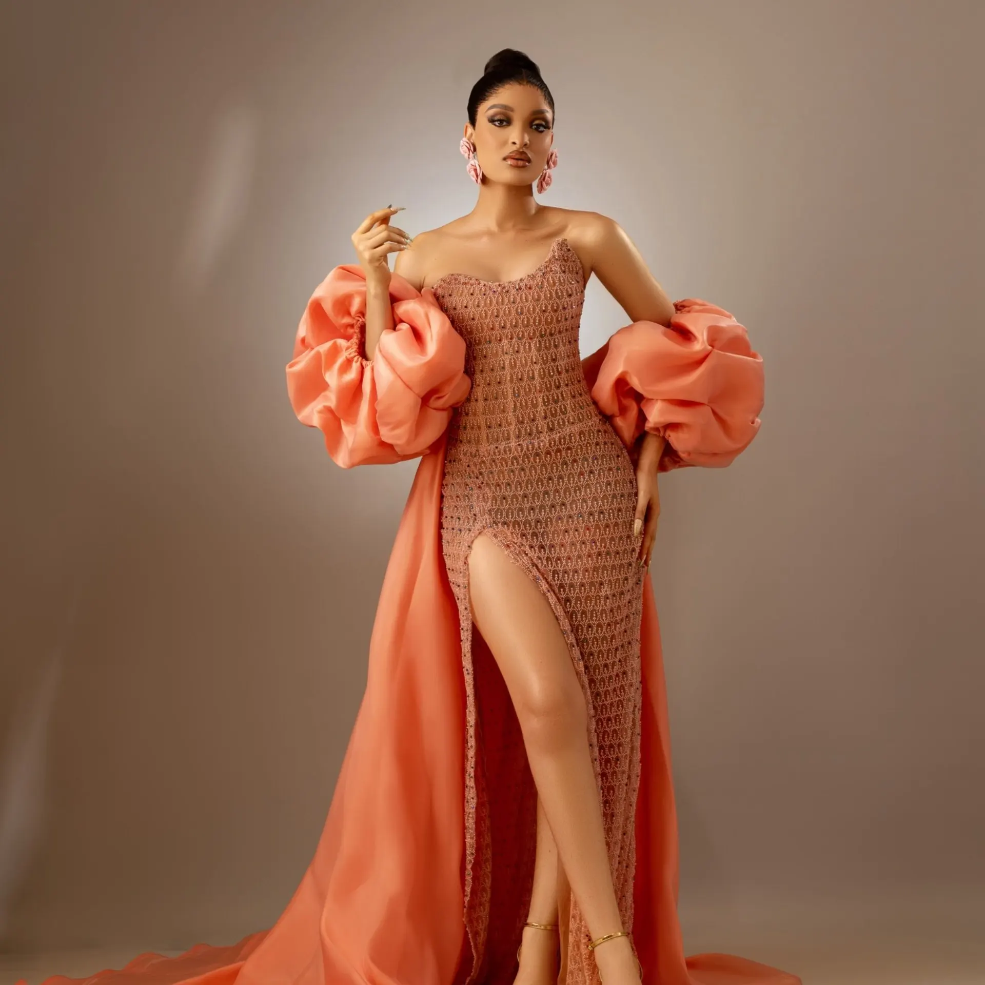 Luxurious Coral Orange Satin Cape Wrap with Giant Puff Sleeves | Elegant Floor-Length Draped Train Shawl for Evening Wedding
Luxurious Coral Orange Satin Cape Wrap with Giant Puff Sleeves | Elegant Floor-Length Draped Train Shawl for Evening Wedding