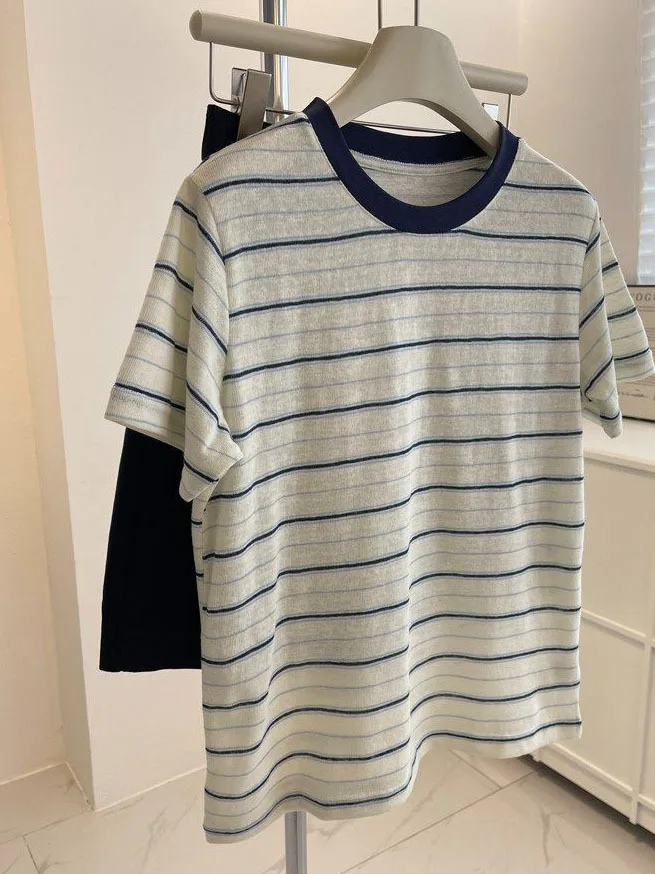 plus Size Women's Striped Short Sleeve T-Shirt Lightweight Breathable Loose Inner Wear Base Shirt Summer Casual Style Top
plus Size Women's Striped Short Sleeve T-Shirt Lightweight Breathable Loose Inner Wear Base Shirt Summer Casual Style Top