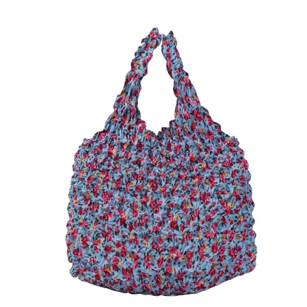 Portable Floral Pattern Bubble Bag Foldable Expandable Pleated Shopping Bag Reusable Handheld Handbag for Travel
Portable Floral Pattern Bubble Bag Foldable Expandable Pleated Shopping Bag Reusable Handheld Handbag for Travel