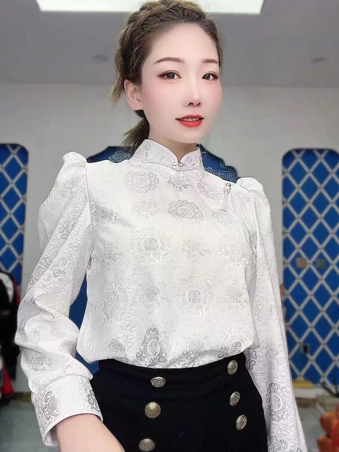 Ethnic Print Shirt Vest Bottoming Sweater National Style Retro Mongolian Clothing Casual Clothes Versatile Personality
Ethnic Print Shirt Vest Bottoming Sweater National Style Retro Mongolian Clothing Casual Clothes Versatile Personality