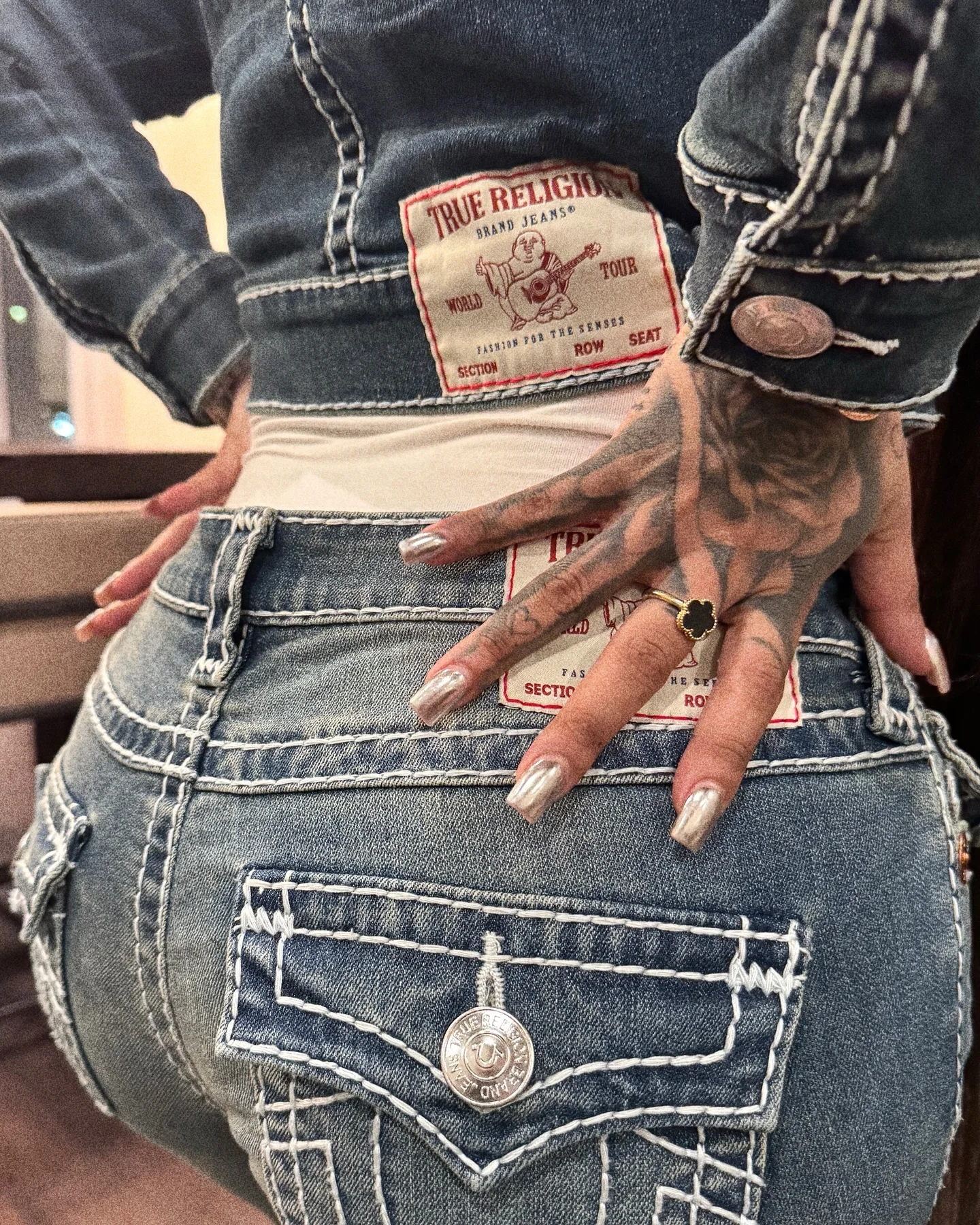 Retro Dark Blue Straight Wide Leg Jeans Women Buddha Embroider Denim Pants Casual High Street Y2k Jeans Harajuku Women Clothing
Retro Dark Blue Straight Wide Leg Jeans Women Buddha Embroider Denim Pants Casual High Street Y2k Jeans Harajuku Women Clothing