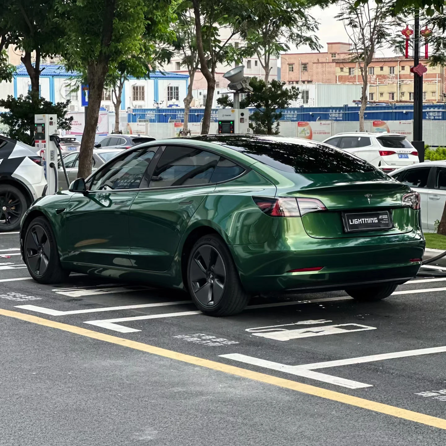 Sonoma Green Iridescent Auto Vinyl Wrap Car Wrap High-Quality Places That Wrap Cars
Sonoma Green Iridescent Auto Vinyl Wrap Car Wrap High-Quality Places That Wrap Cars