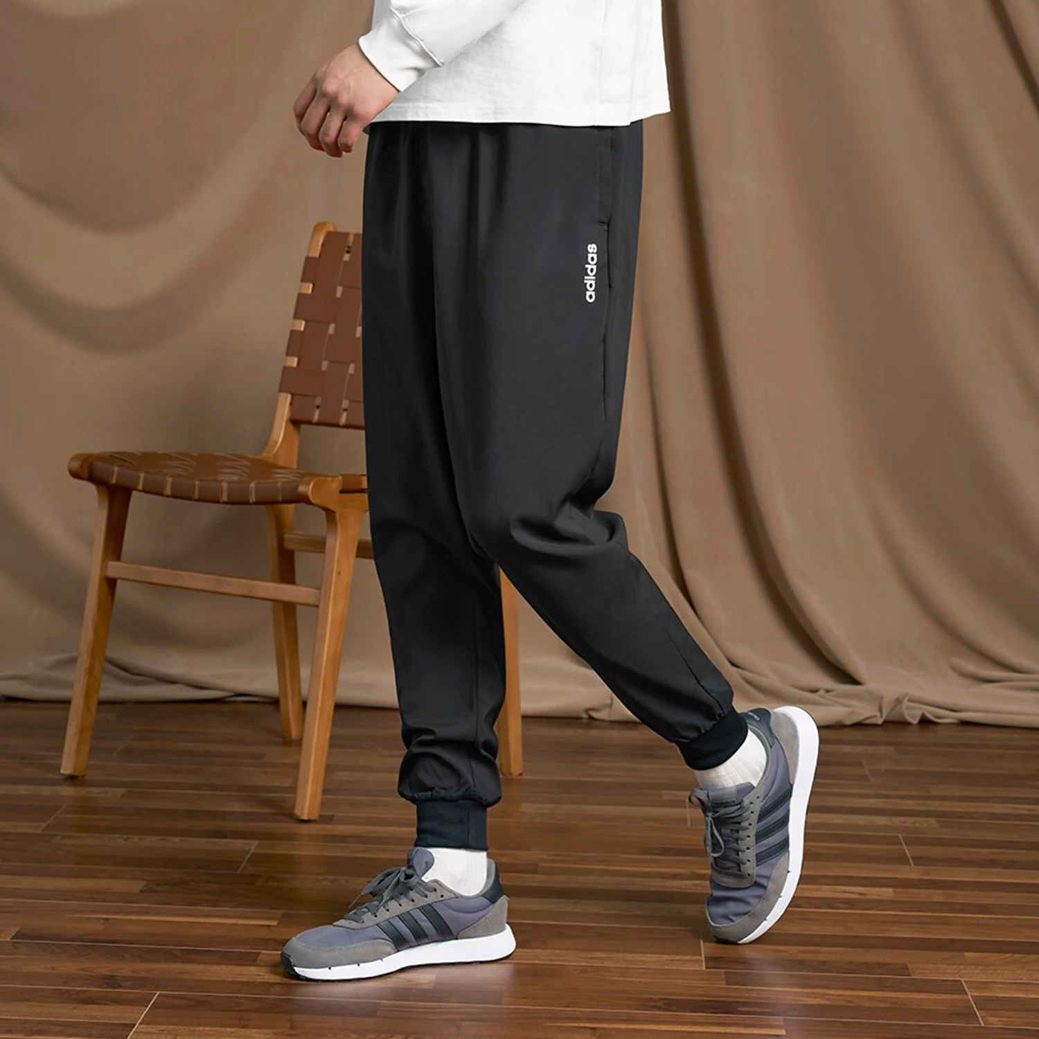 Adidas genuine new men's sports pants breathable casual pants running pants DQ3067
Adidas genuine new men's sports pants breathable casual pants running pants DQ3067