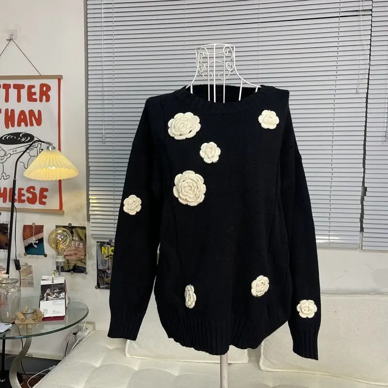 Lazy Style Retro Knitwear Handmade Camellia Hook Pattern Versatile Loose O-neck Black Knitted Sweater Autumn Winter Pullover
Lazy Style Retro Knitwear Handmade Camellia Hook Pattern Versatile Loose O-neck Black Knitted Sweater Autumn Winter Pullover