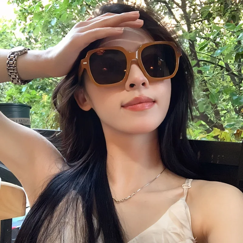 Fashion Tea Square Sunglasses Wome Ins Street Shot Sunshade Glasses Dustproof Windproof Riding Glasses UV400 Sunglasses
Fashion Tea Square Sunglasses Wome Ins Street Shot Sunshade Glasses Dustproof Windproof Riding Glasses UV400 Sunglasses
