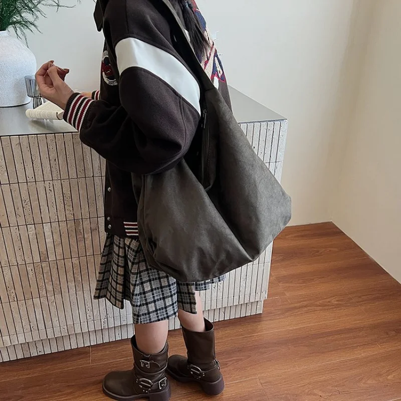 Refined-elegant 2025 New Ladies Luxury Brand Leather Shoulder Bag Famous Designer Simple Popular Classic
Refined-elegant 2025 New Ladies Luxury Brand Leather Shoulder Bag Famous Designer Simple Popular Classic