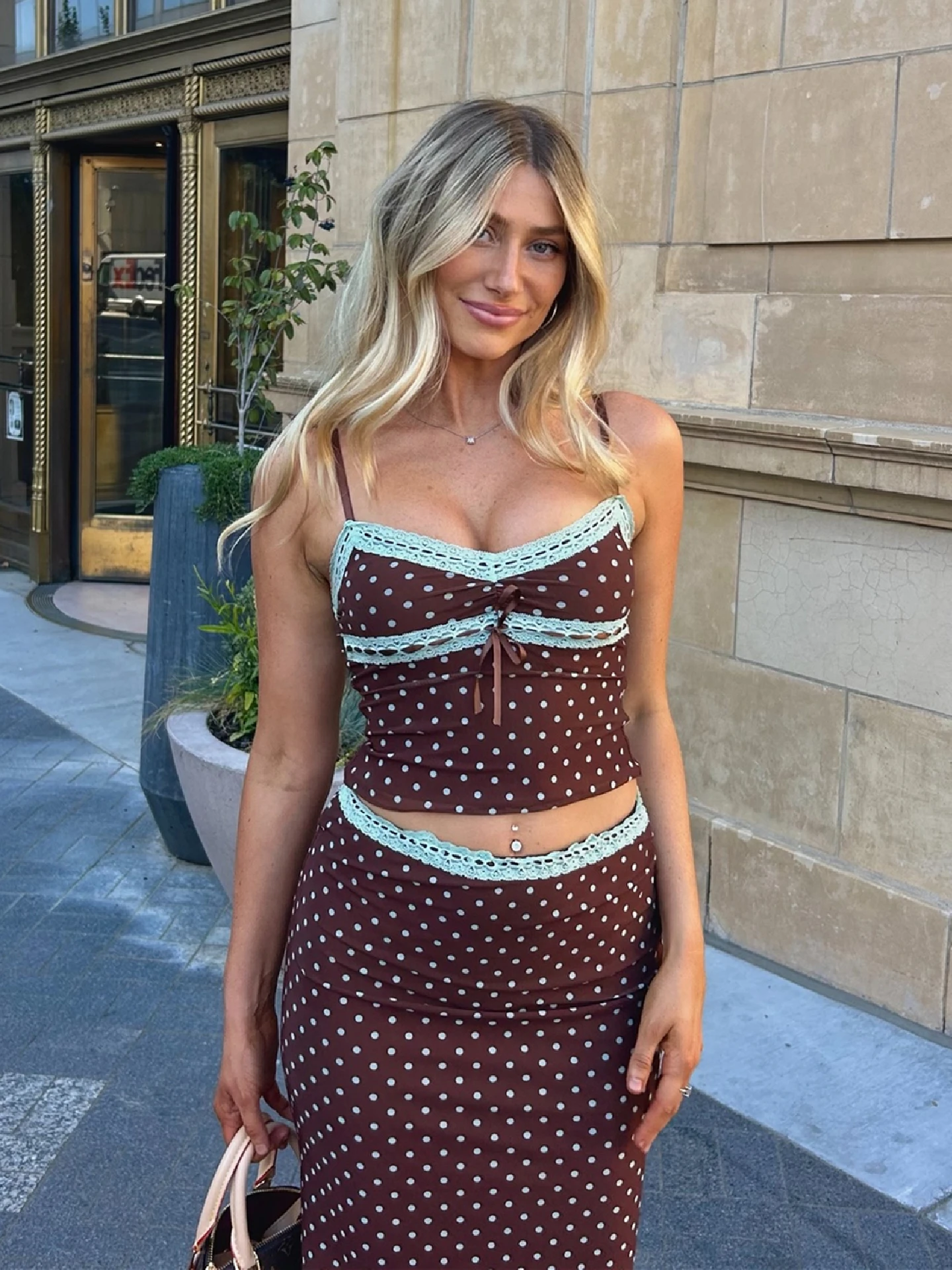 Hot Girl Pure Desire Wave Dot Strap Vest Skirt Two-Piece Set Spring New Sle Faionable Women's Casual Wear Polyester
Hot Girl Pure Desire Wave Dot Strap Vest Skirt Two-Piece Set Spring New Sle Faionable Women's Casual Wear Polyester
