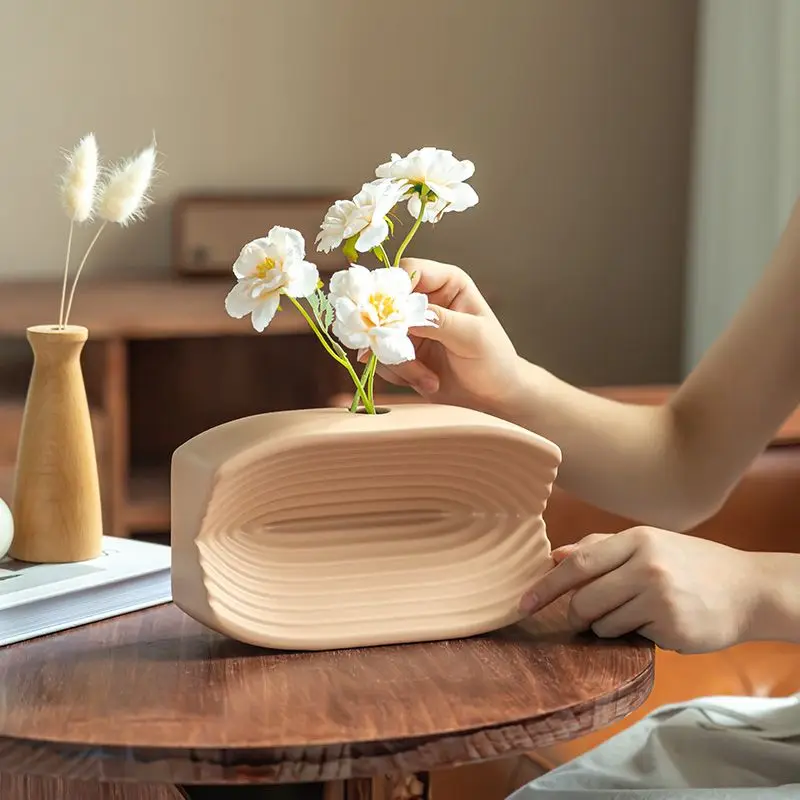 Niche Creative Geometric Ceramic Vase Modern Minimalist Home Decor for Living Room Entrance Flower Arrangement
Niche Creative Geometric Ceramic Vase Modern Minimalist Home Decor for Living Room Entrance Flower Arrangement