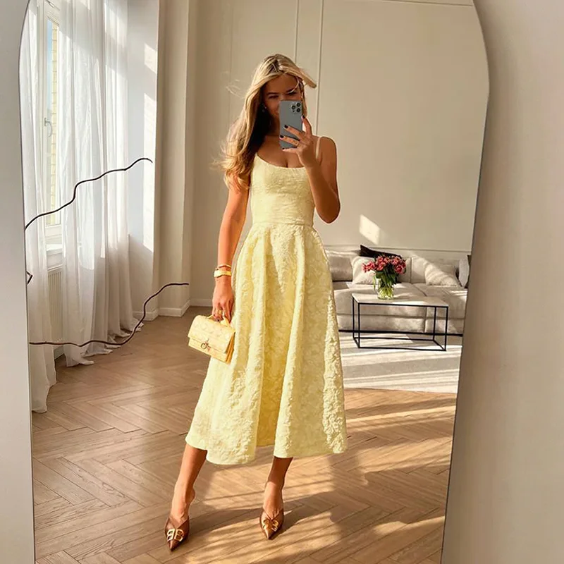 2026 Women Flower Strap Dress Summer Sleeveless Embossed Jacquard Backless Sling Maxi Dresses Female Casual Long Camisole Skirt
2026 Women Flower Strap Dress Summer Sleeveless Embossed Jacquard Backless Sling Maxi Dresses Female Casual Long Camisole Skirt