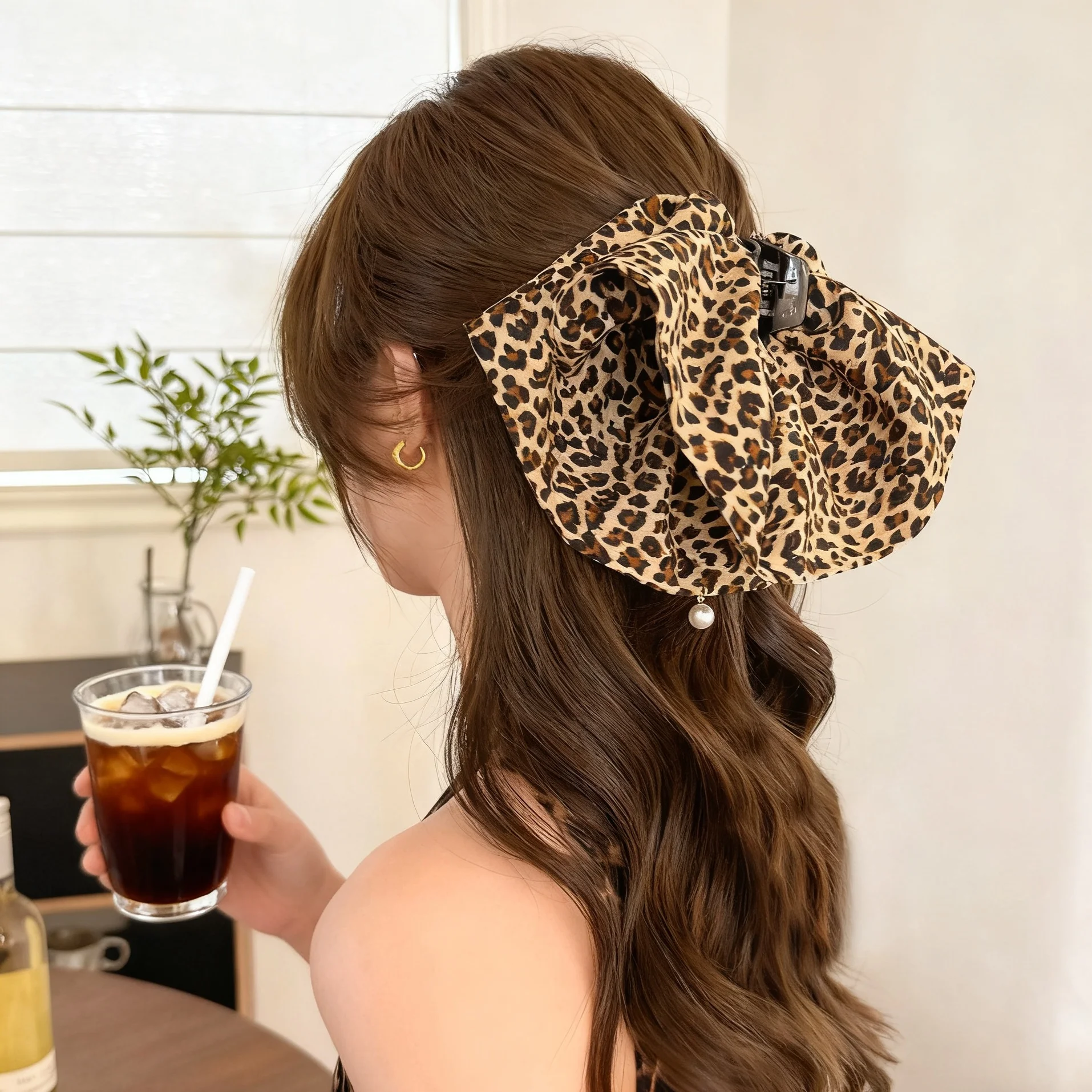 1pc Elegant Women Hair Claw Clips Retro Leopard Print Hairpins Barrette Crab Hair Clip Girls Hair Accessories Korean Headwear
1pc Elegant Women Hair Claw Clips Retro Leopard Print Hairpins Barrette Crab Hair Clip Girls Hair Accessories Korean Headwear