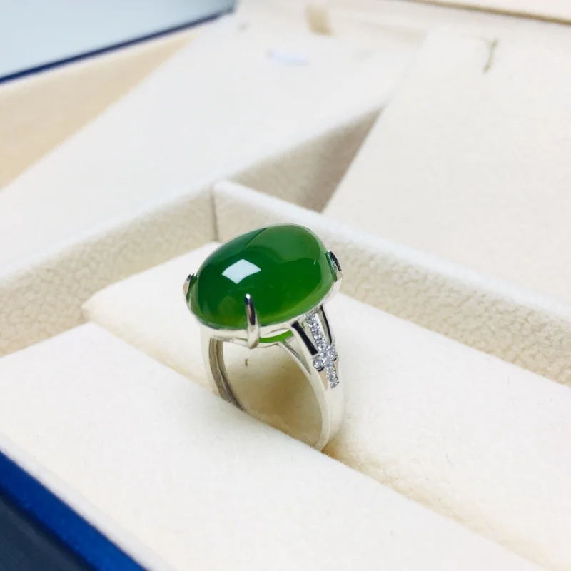 S925 Silver Inlaid Hetian Jade Surface Jasper Ring Women Adjustable Open Mouth Jewelry
S925 Silver Inlaid Hetian Jade Surface Jasper Ring Women Adjustable Open Mouth Jewelry