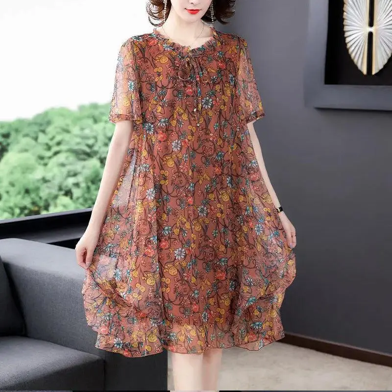 Summer New 2024 Small Floral Mesh Westernized Mid Length Oversized Loose and Slimming Short Sleeved Elegant Dresses for Women
Summer New 2024 Small Floral Mesh Westernized Mid Length Oversized Loose and Slimming Short Sleeved Elegant Dresses for Women