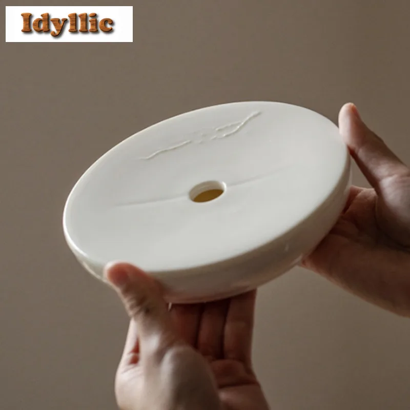 White Porcelain Pine Bamboo And Plum Pot Bearing Holder Gaiwan Support Dry Soaking Table Tea Tray Coasters Tea Set Decoration
White Porcelain Pine Bamboo And Plum Pot Bearing Holder Gaiwan Support Dry Soaking Table Tea Tray Coasters Tea Set Decoration