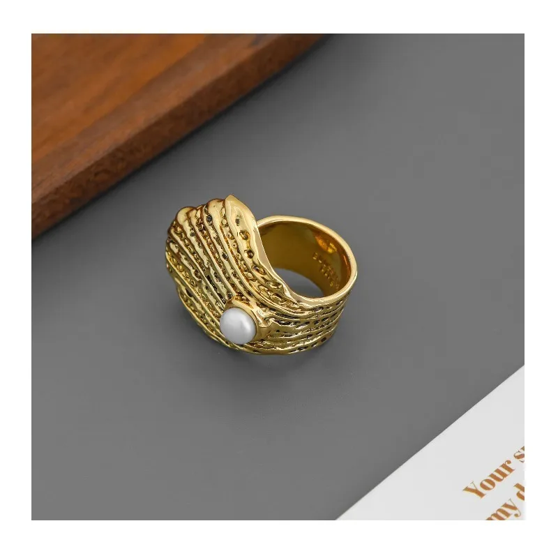 * Home Shell Ring French Court Style Retro Simple Temperament Personalized Freshwater Pearl Shell Ring
* Home Shell Ring French Court Style Retro Simple Temperament Personalized Freshwater Pearl Shell Ring