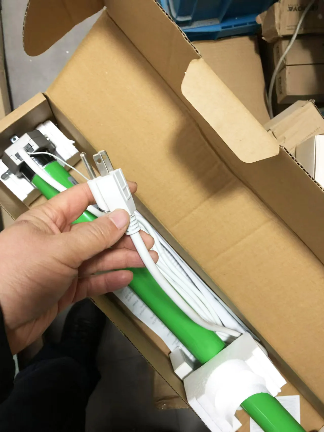 Для моторизованных рольставней, двигатель для ворот, рольставней, 120 В, трубчатый двигатель Dooya DM45RM-50/13 (35 Вт, 50 Нм)
Для моторизованных рольставней, двигатель для ворот, рольставней, 120 В, трубчатый двигатель Dooya DM45RM-50/13 (35 Вт, 50 Нм)