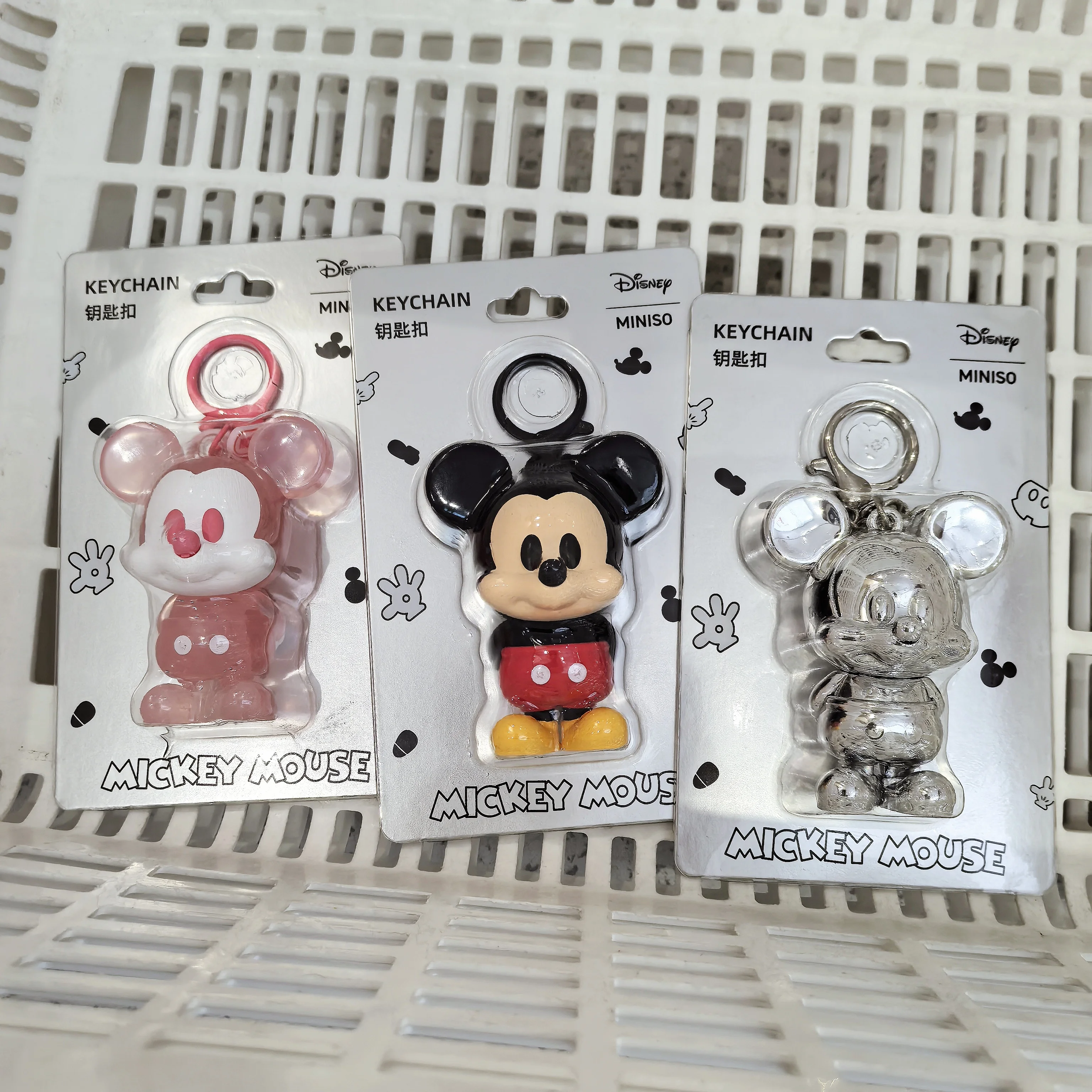 Disney Vintage Mickey Series 3D Keychain, Retro Style Metal Alloy Charm, Classic Character Bag Ornament, Collectible Gift
Disney Vintage Mickey Series 3D Keychain, Retro Style Metal Alloy Charm, Classic Character Bag Ornament, Collectible Gift