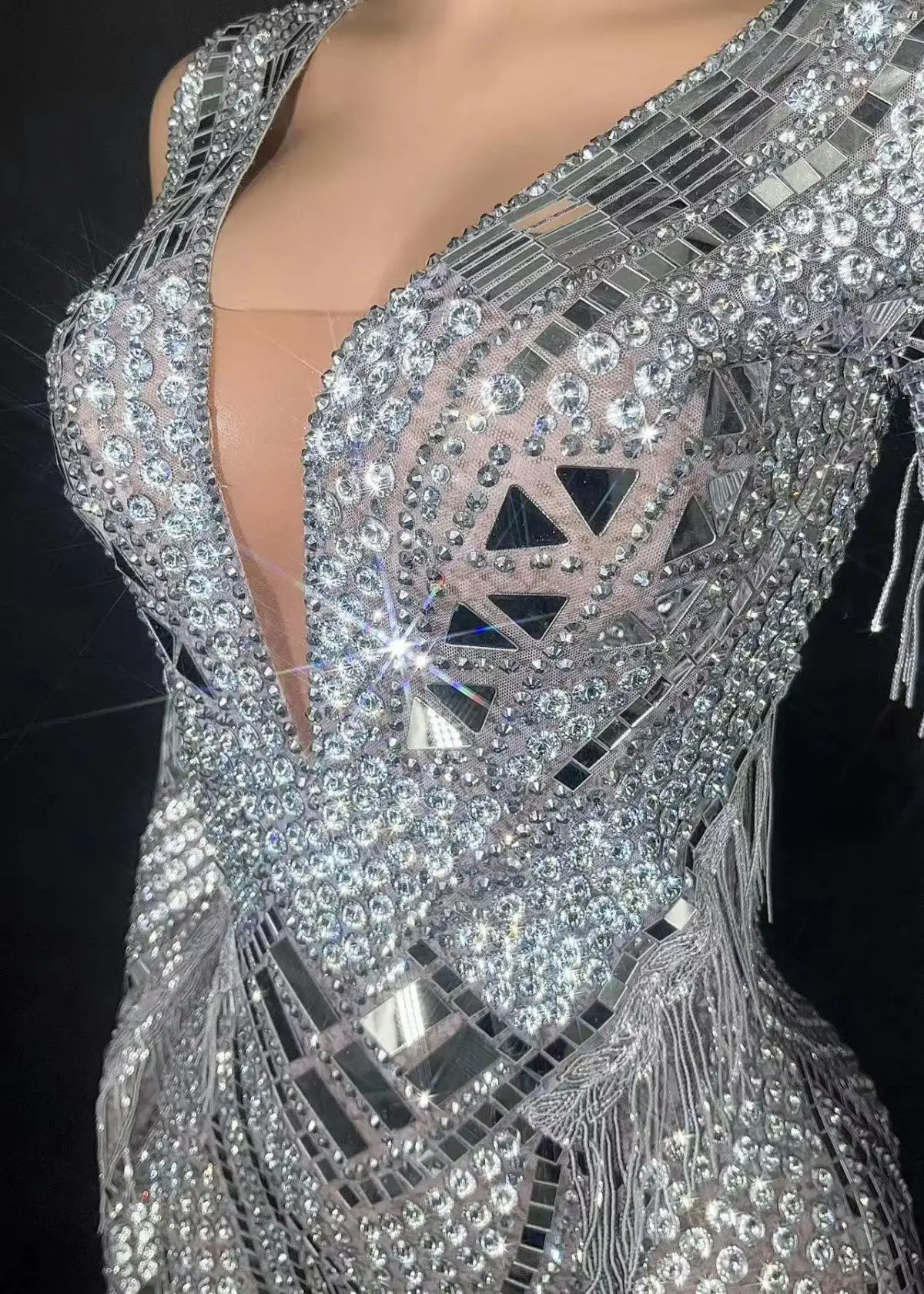 ZD Mirror Luxury Evening Costume Sequin Tassel Long Sleeve Patchwork Rhinestone Party Mini Glitter Women Club skirts
ZD Mirror Luxury Evening Costume Sequin Tassel Long Sleeve Patchwork Rhinestone Party Mini Glitter Women Club skirts