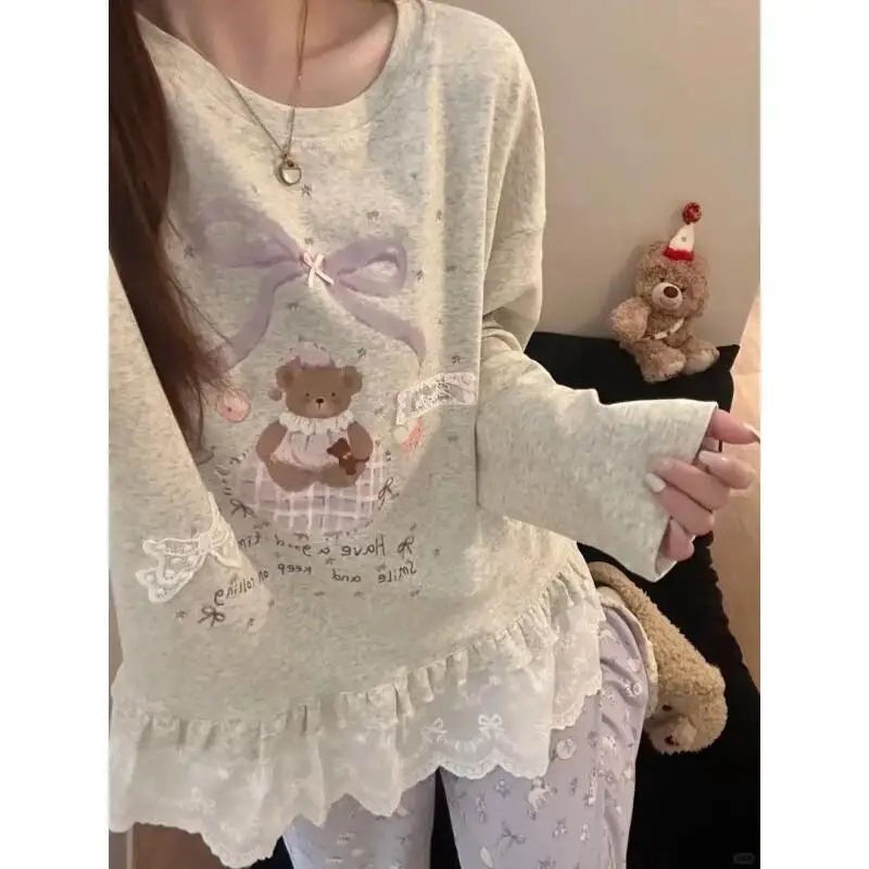 Two Piece Set of Women's Pajamas Fashionable and Soft Home Clothes Sweet Cartoon Lace Long Sleeved Pants
Two Piece Set of Women's Pajamas Fashionable and Soft Home Clothes Sweet Cartoon Lace Long Sleeved Pants