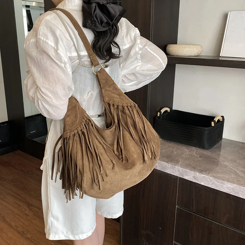 Women Large Capacity Frosted Tassel Shoulder Bag Faux Suede Fringe Underarm Bag Travel Tote Handbag Female Shopping Bag
Women Large Capacity Frosted Tassel Shoulder Bag Faux Suede Fringe Underarm Bag Travel Tote Handbag Female Shopping Bag