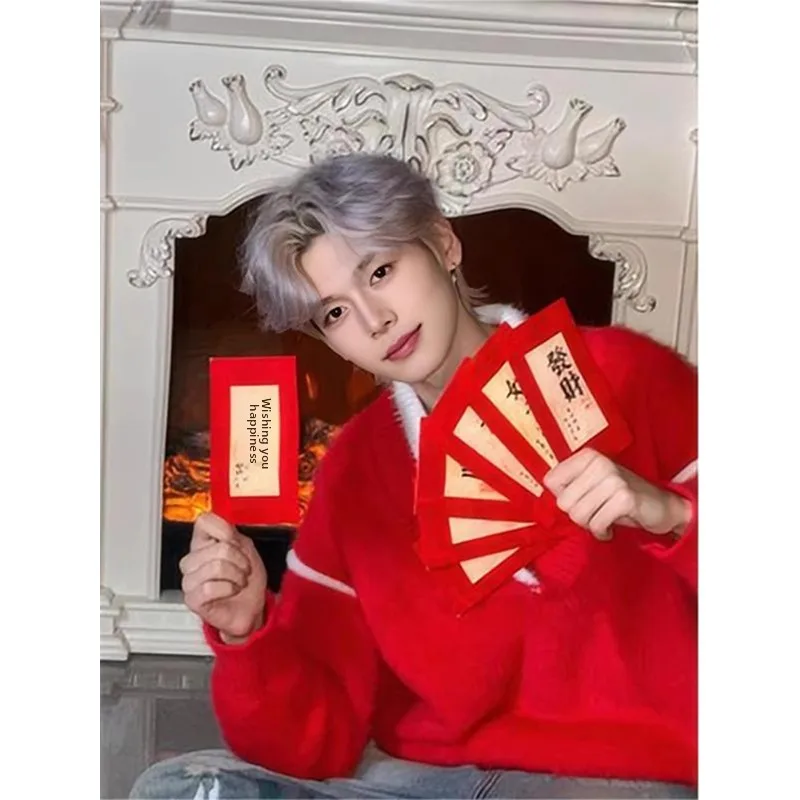 Красный вязаный свитер мужской, осенне-зимний, с V-образным вырезом, повседневный, модный, высокого качества, для празднования Нового года, свободного кроя, с длинными рукавами
Красный вязаный свитер мужской, осенне-зимний, с V-образным вырезом, повседневный, модный, высокого качества, для празднования Нового года, свободного кроя, с длинными рукавами