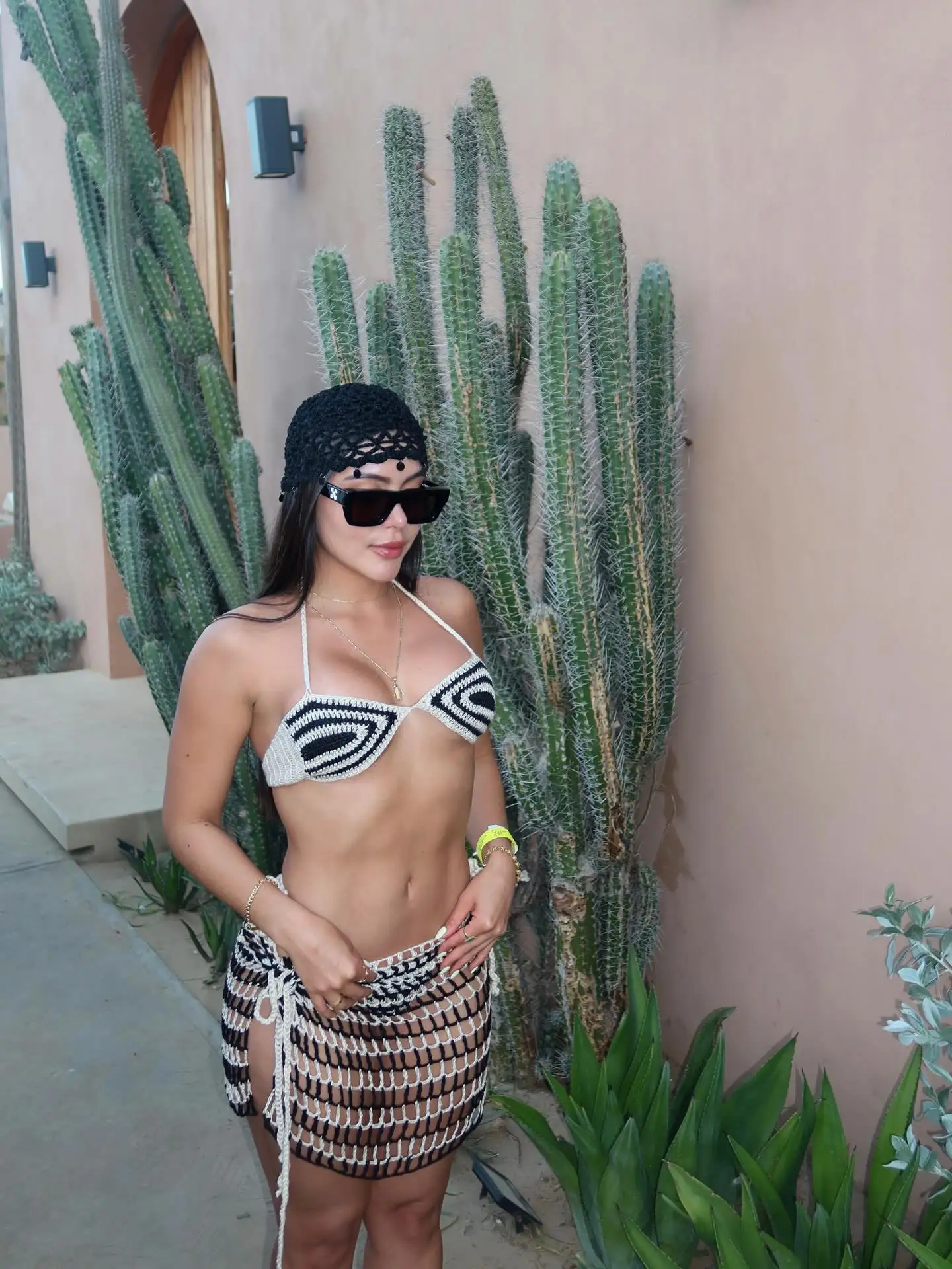Sexy Handmade Crochet Bikini With Hollow Mesh Skirt Women Swimsuit Fashion Lady Color-block Biquini Swimwear Mujer Bathing Suit
Sexy Handmade Crochet Bikini With Hollow Mesh Skirt Women Swimsuit Fashion Lady Color-block Biquini Swimwear Mujer Bathing Suit