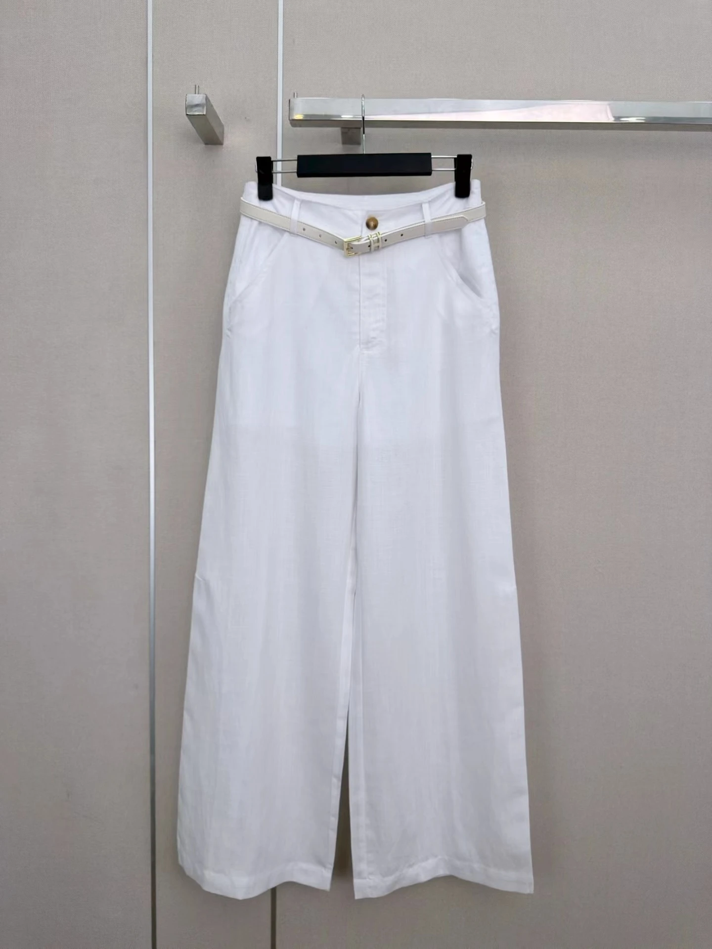 High Waist Straight Leg Trousers Women's Casual Wide Leg Linen Silk Pants High Quality Spring Summer New Arrival Belt Decorated
High Waist Straight Leg Trousers Women's Casual Wide Leg Linen Silk Pants High Quality Spring Summer New Arrival Belt Decorated