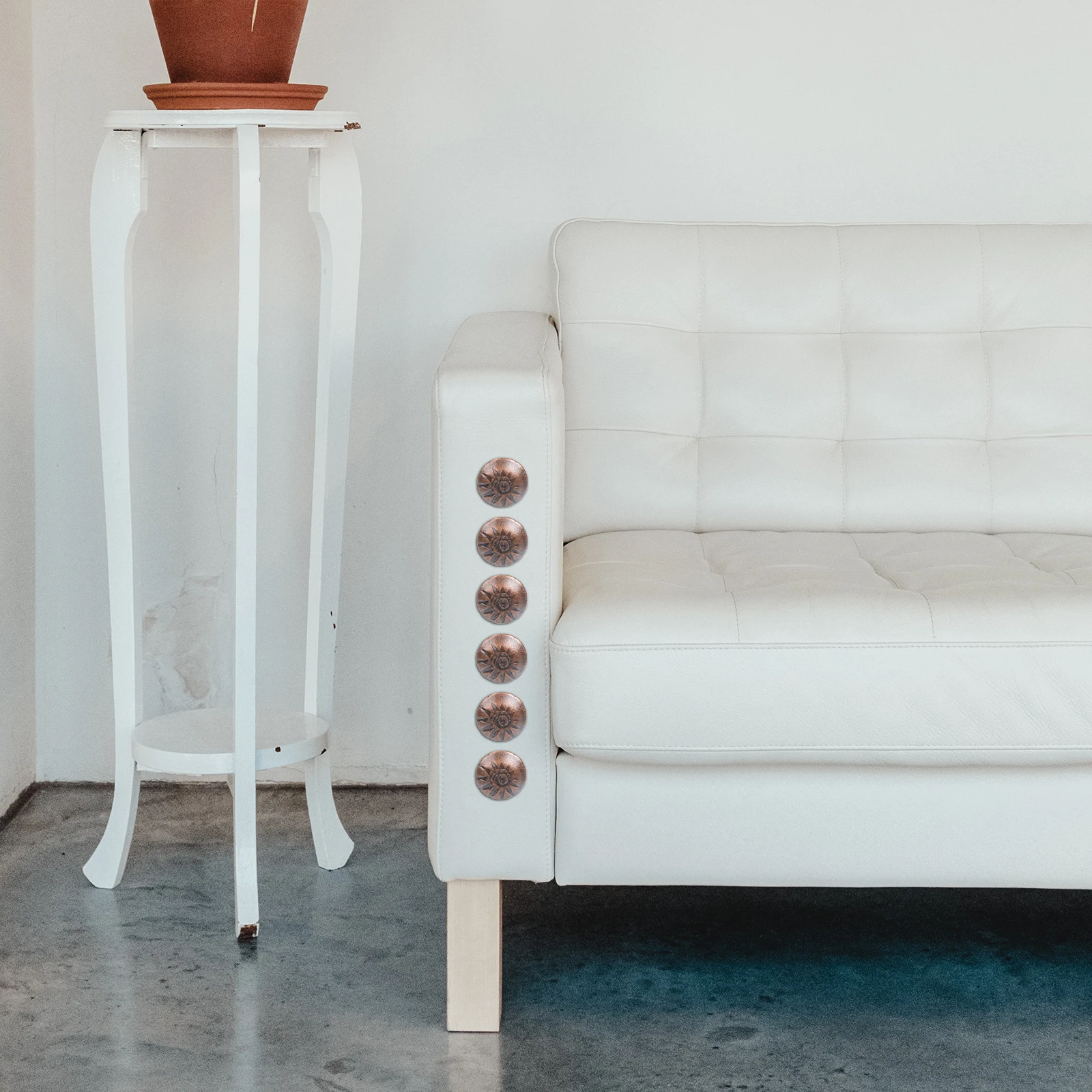 500pcs Decorative Flower Nails Upholstery Tacks Furniture Sofa DIY Craft Blister Pins Tack Brads Paper Crafts Iron Material 
500pcs Decorative Flower Nails Upholstery Tacks Furniture Sofa DIY Craft Blister Pins Tack Brads Paper Crafts Iron Material