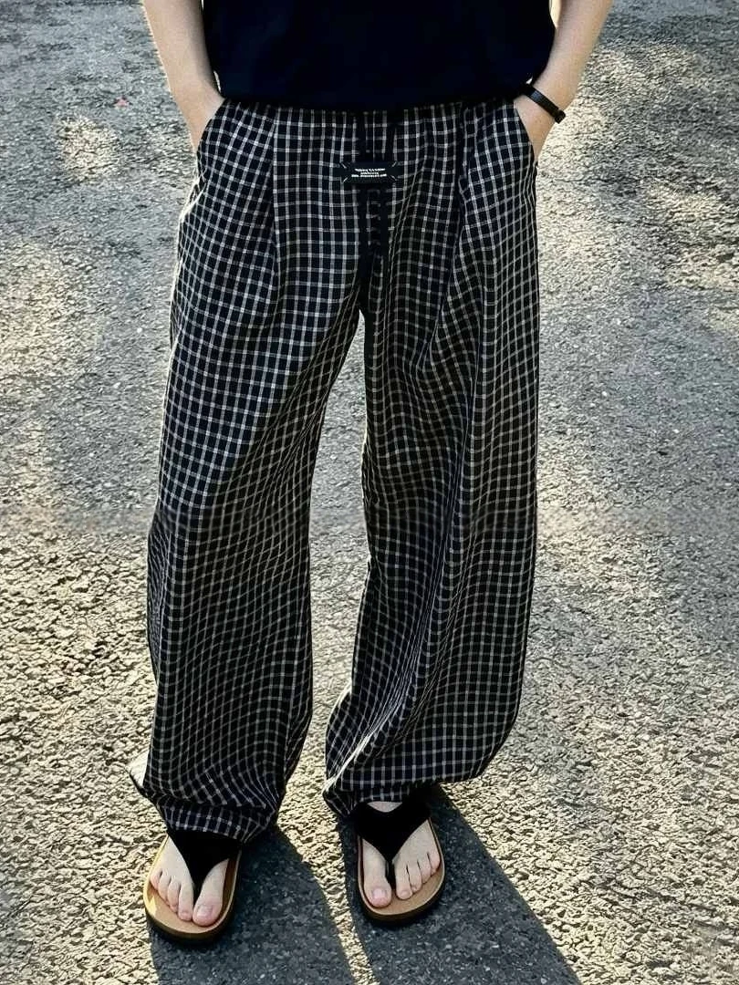 American Retro Plaid Men's Summer Thin Straight Blade Pants Lazy Loose Fit Casual Long Trousers Breathable Comfortable Polyes...
American Retro Plaid Men's Summer Thin Straight Blade Pants Lazy Loose Fit Casual Long Trousers Breathable Comfortable Polyes...